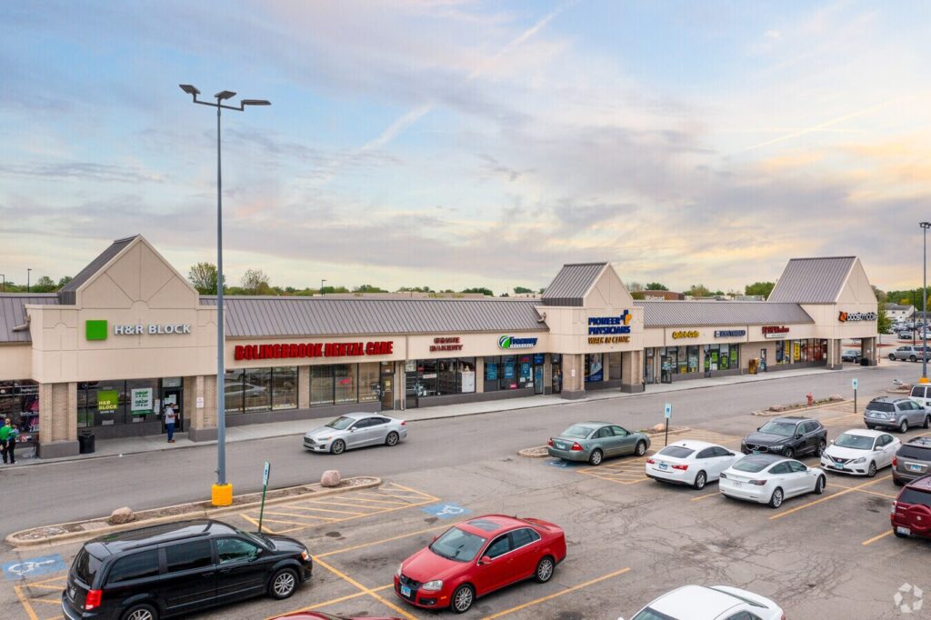 Image of Market Square Shopping Center in Bolingbrook, IL. Image courtesy of Wheree.