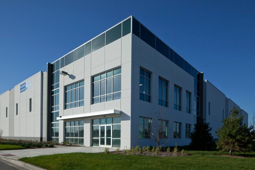 Image of Hobson West Plaza in Bolingbrook, IL. Image courtesy of Wheree.